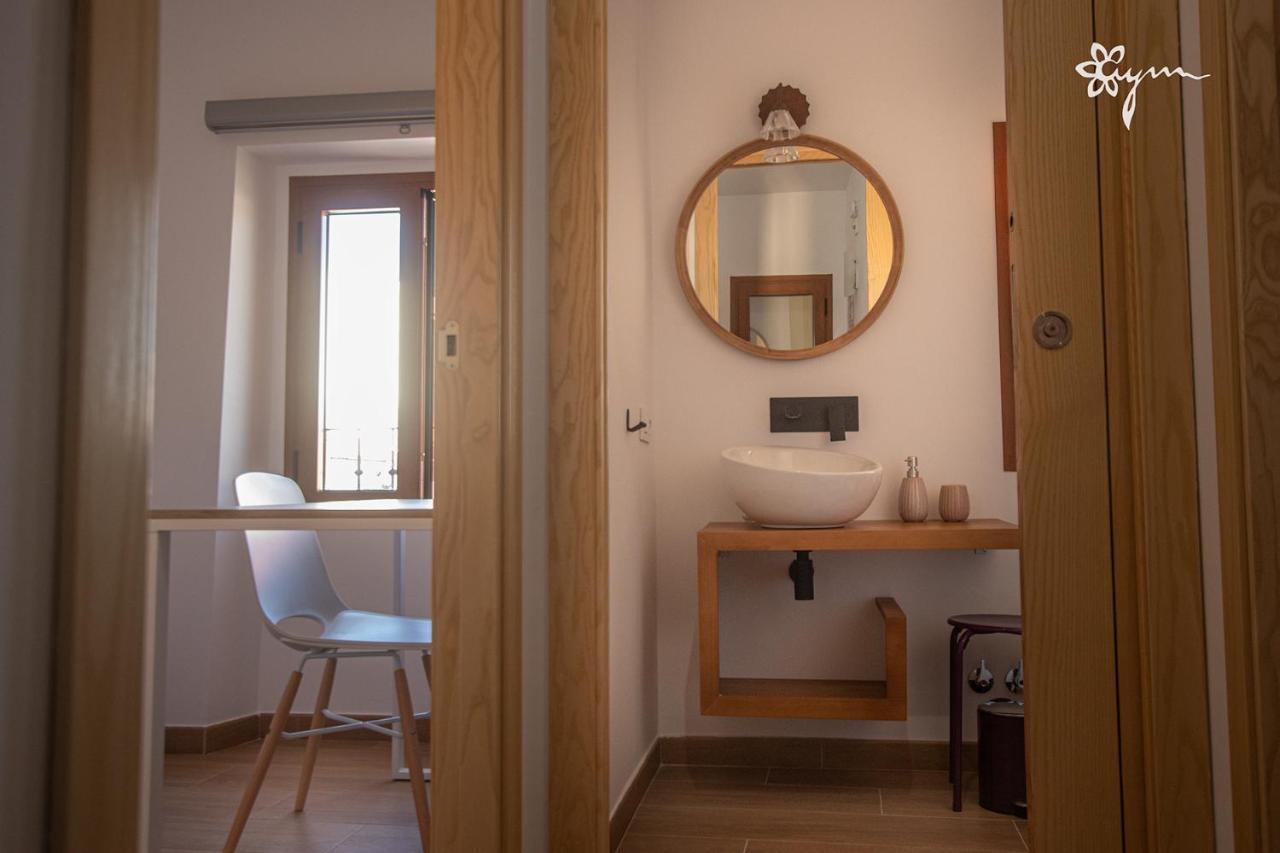 Apartamentos Turisticos Abrilymarzo Касерес Экстерьер фото
