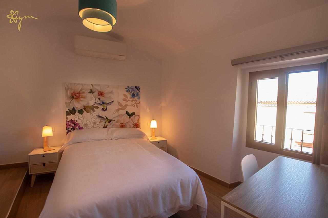 Apartamentos Turisticos Abrilymarzo Касерес Экстерьер фото