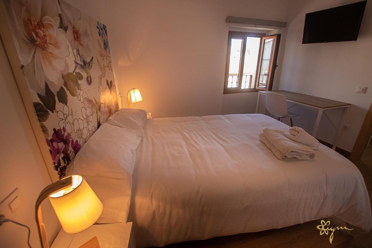 Apartamentos Turisticos Abrilymarzo Касерес Экстерьер фото