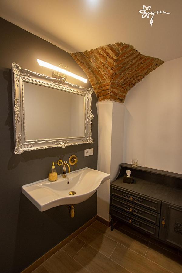 Apartamentos Turisticos Abrilymarzo Касерес Экстерьер фото