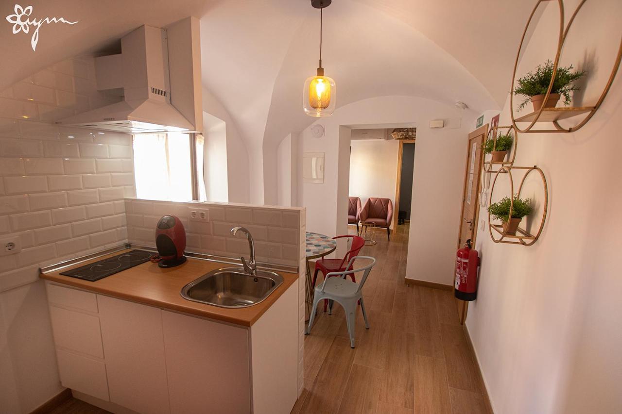 Apartamentos Turisticos Abrilymarzo Касерес Экстерьер фото