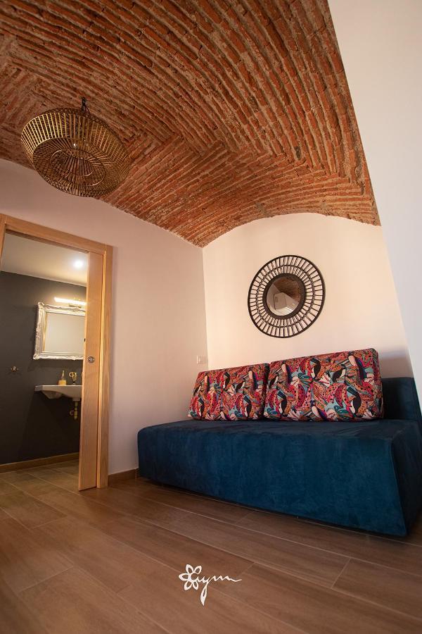 Apartamentos Turisticos Abrilymarzo Касерес Экстерьер фото